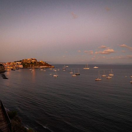 Hotel Fuorimare Dimora Storica Procida Exterior foto